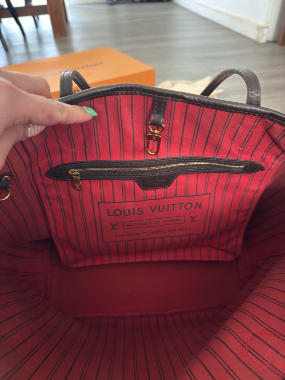 Louis Vuitton Brown Checkered Shoulder Bag MM Neverfull - Picture 11 of 12